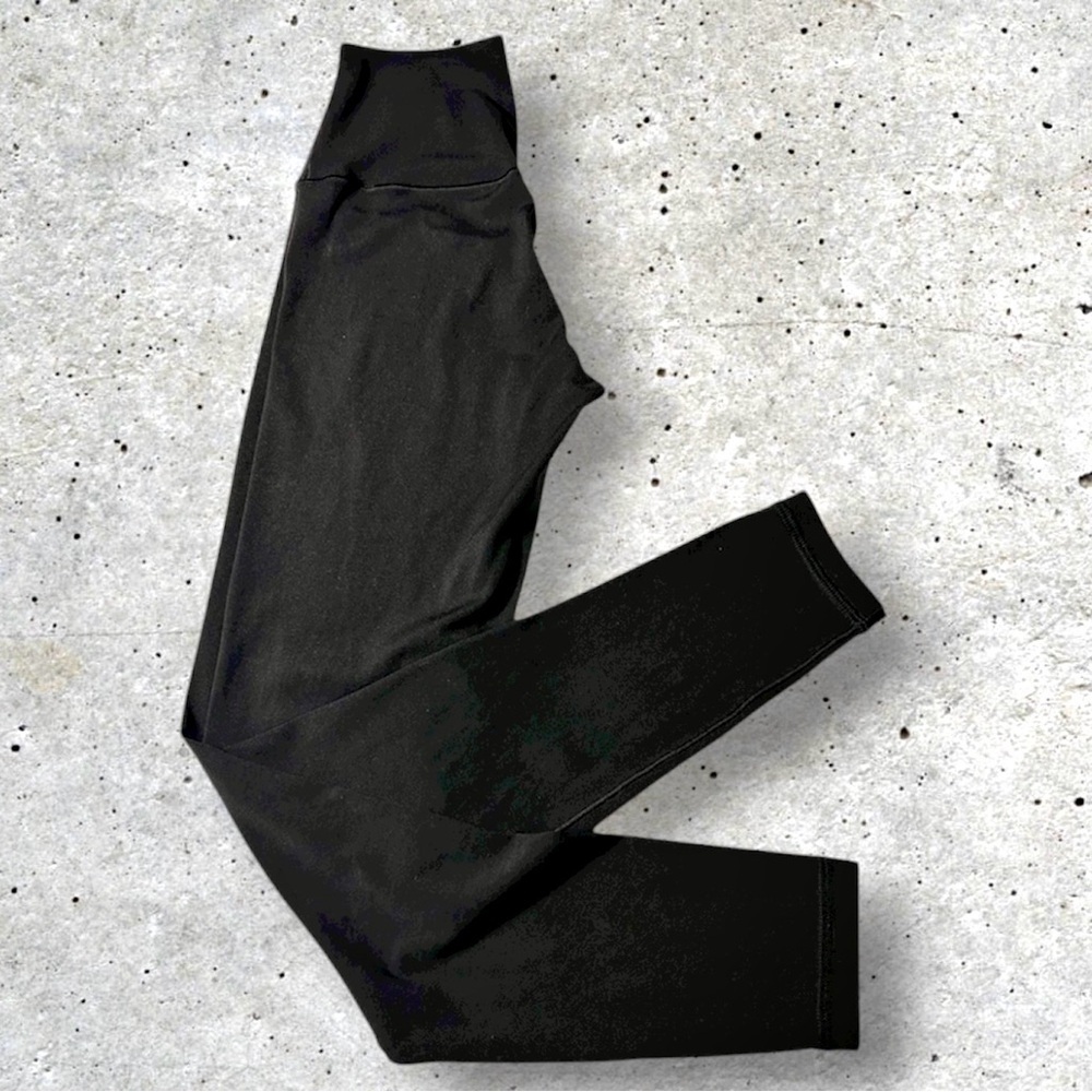 Offline by Aerie Black High-Rise Leggings. - Picture 3 of 6